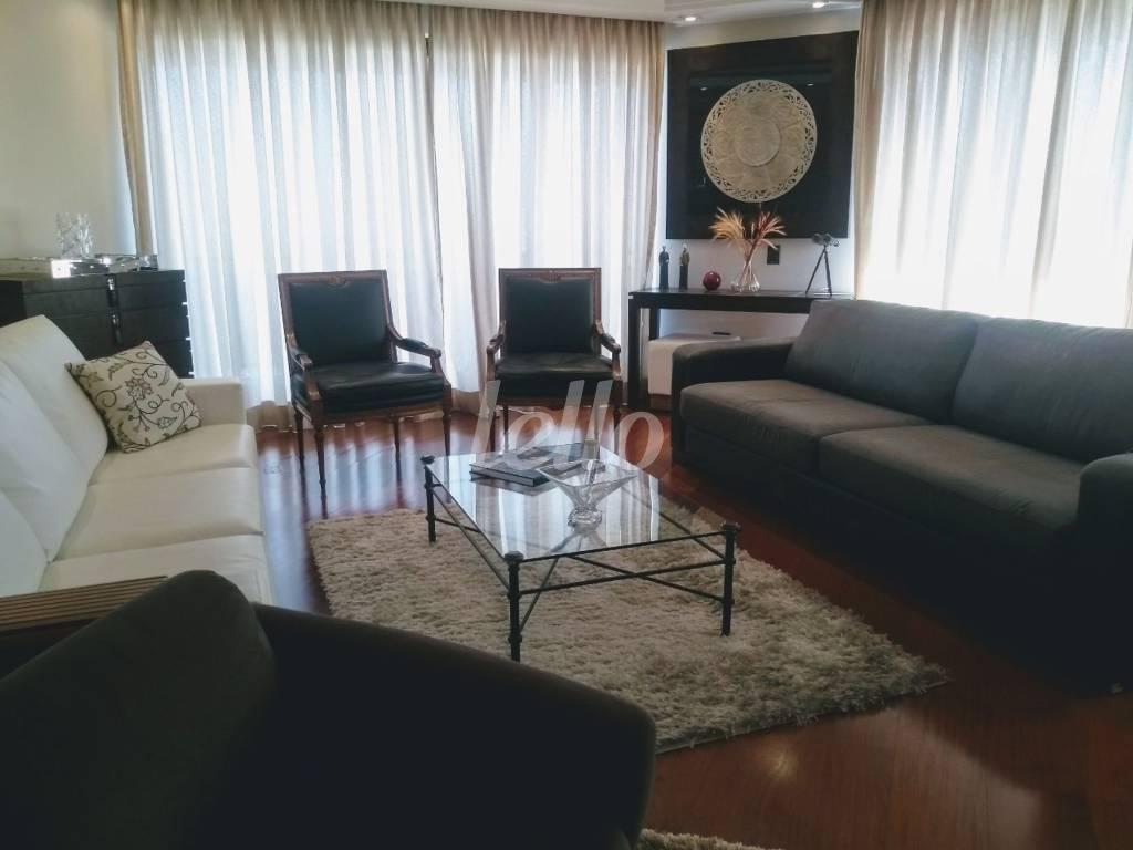SALA de Apartamento à venda, Padrão com 270 m², 3 quartos e 2 vagas em Vila Mariana - São Paulo