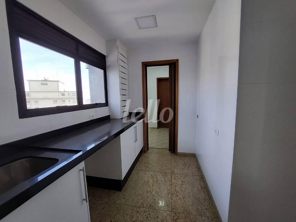 AREA DE SERVIÇO de Apartamento à venda, cobertura - Padrão com 450 m², 4 quartos e 3 vagas em Tatuapé - São Paulo