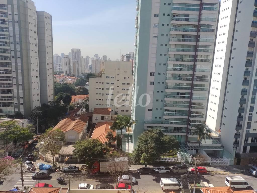 VISTA de Apartamento à venda, Padrão com 100 m², 3 quartos e 3 vagas em Vila Mariana - São Paulo
