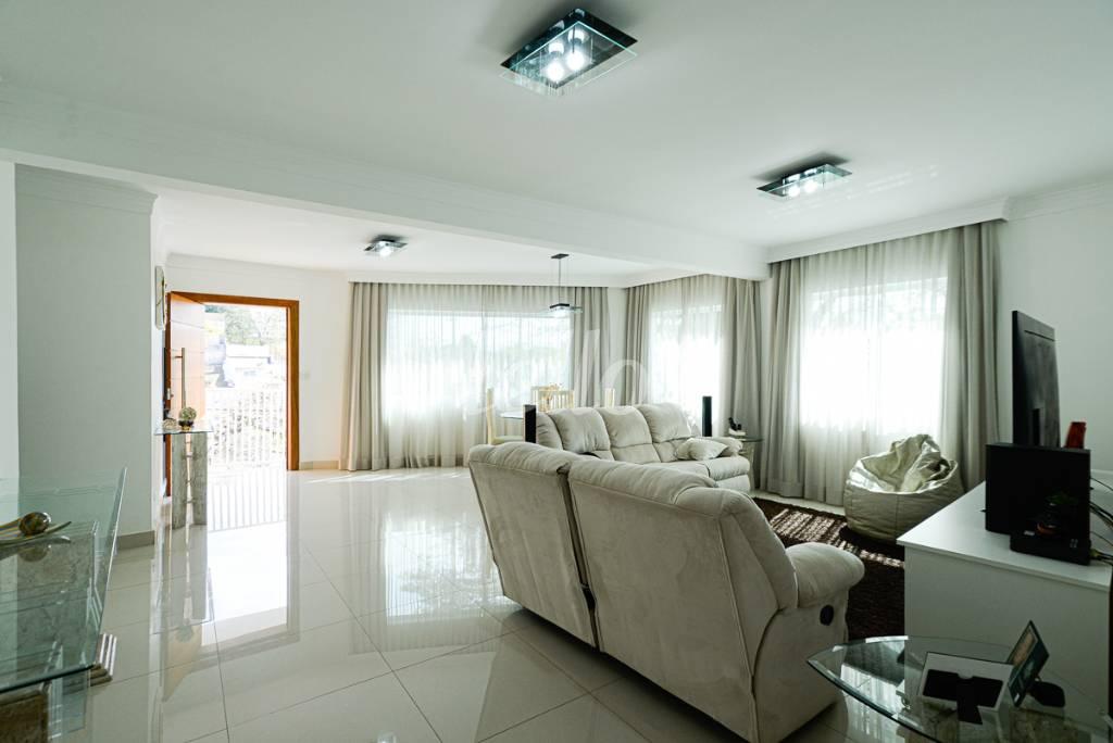 SALA DOIS AMBIENTES de Casa à venda, assobradada com 185 m², 3 quartos e 4 vagas em Tucuruvi - São Paulo