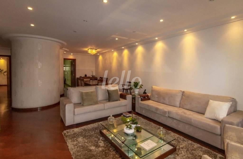 SALA DOIS AMBIENTES de Apartamento à venda, Padrão com 177 m², 4 quartos e 3 vagas em Vila Carrão - São Paulo