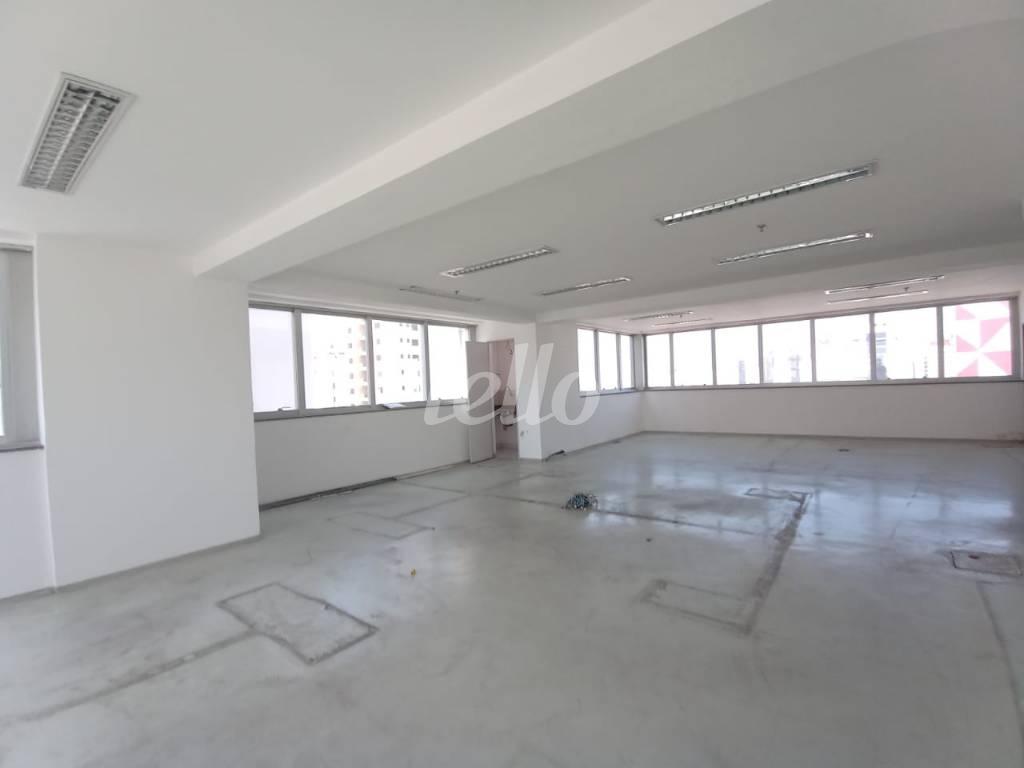 SALA de Sala / Conjunto para alugar, Padrão com 181 m², e 6 vagas em Mirandopolis - São Paulo