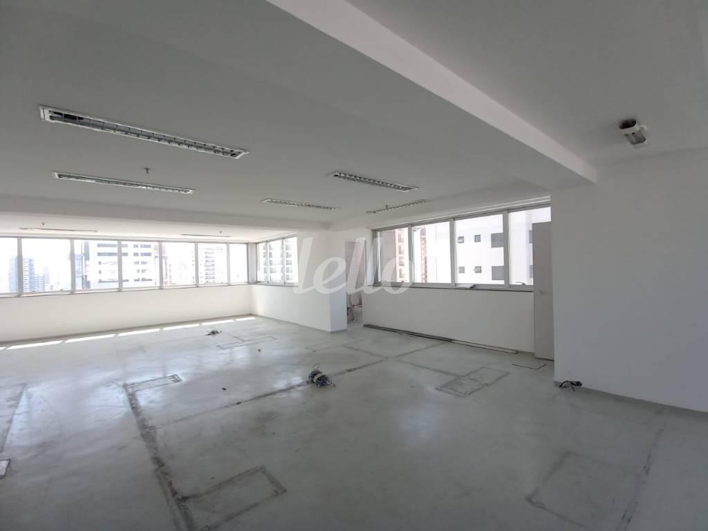 SALA de Sala / Conjunto para alugar, Padrão com 181 m², e 6 vagas em Mirandopolis - São Paulo