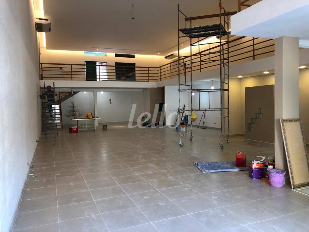 SALÃO de Salão para alugar, Padrão com 374 m², e 2 vagas em Vila Campestre - São Bernardo do Campo