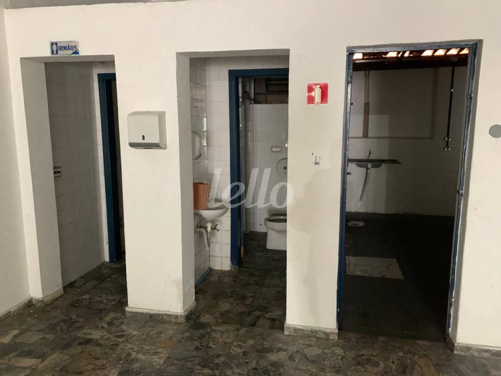 BANHEIROS de Salão para alugar, Padrão com 200 m², e em Rudge Ramos - São Bernardo do Campo