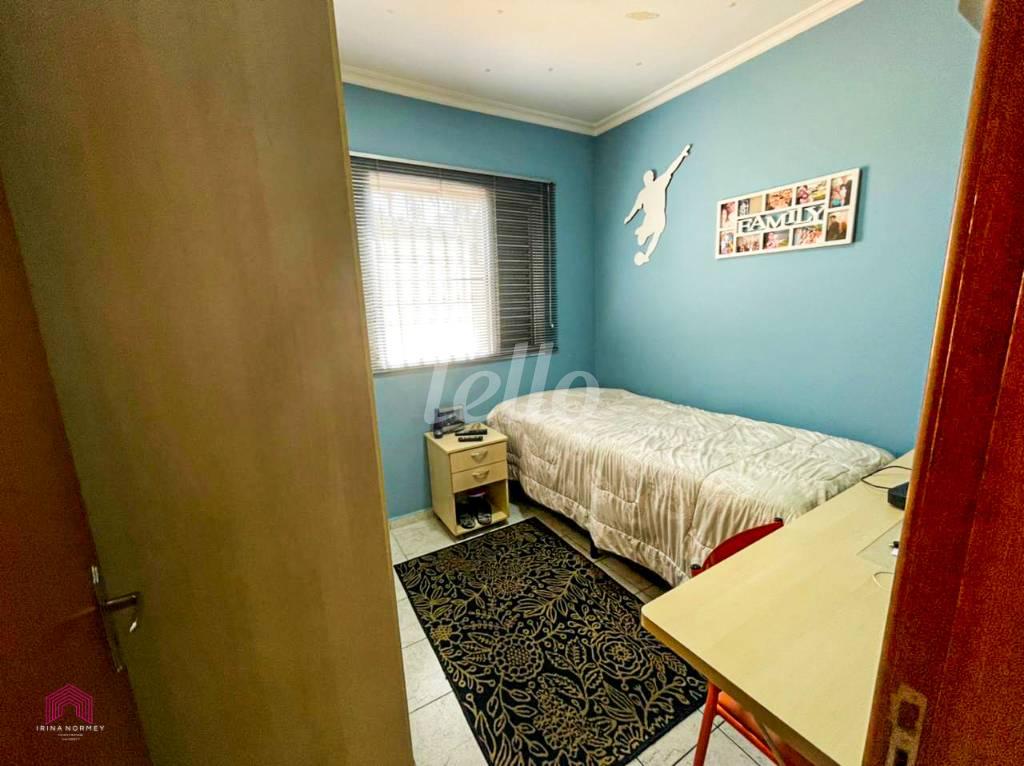 SORMITORIO DOIS de Casa à venda, térrea com 198 m², 3 quartos e 7 vagas em Vila Palmares - Santo André