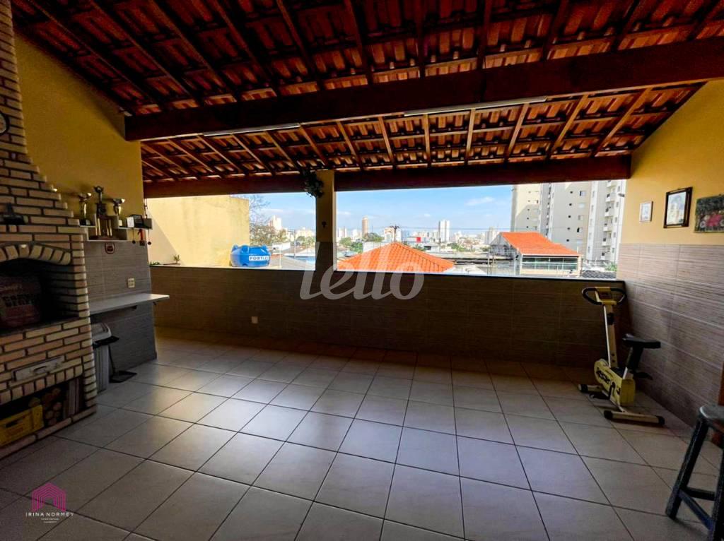 AREA GOURMET de Casa à venda, térrea com 198 m², 3 quartos e 7 vagas em Vila Palmares - Santo André