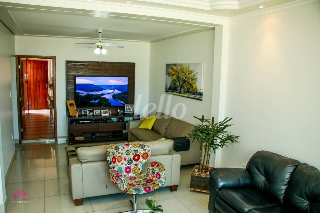 SALA DE ESTAR de Casa à venda, térrea com 198 m², 3 quartos e 7 vagas em Vila Palmares - Santo André