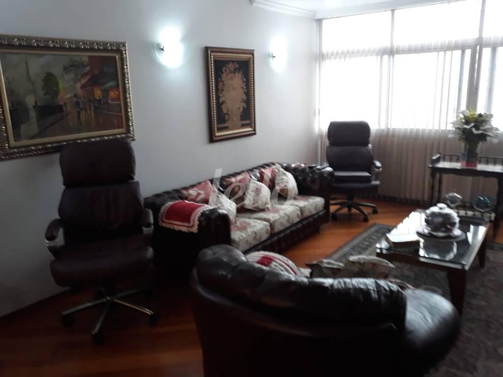 SALA DOIS AMBIENTES de Apartamento à venda, Padrão com 180 m², 3 quartos e 1 vaga em Pinheiros - São Paulo