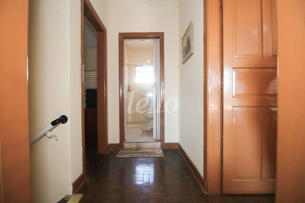 CORREDOR de Casa para alugar, sobrado com 240 m², 3 quartos e 8 vagas em Campestre - Santo André