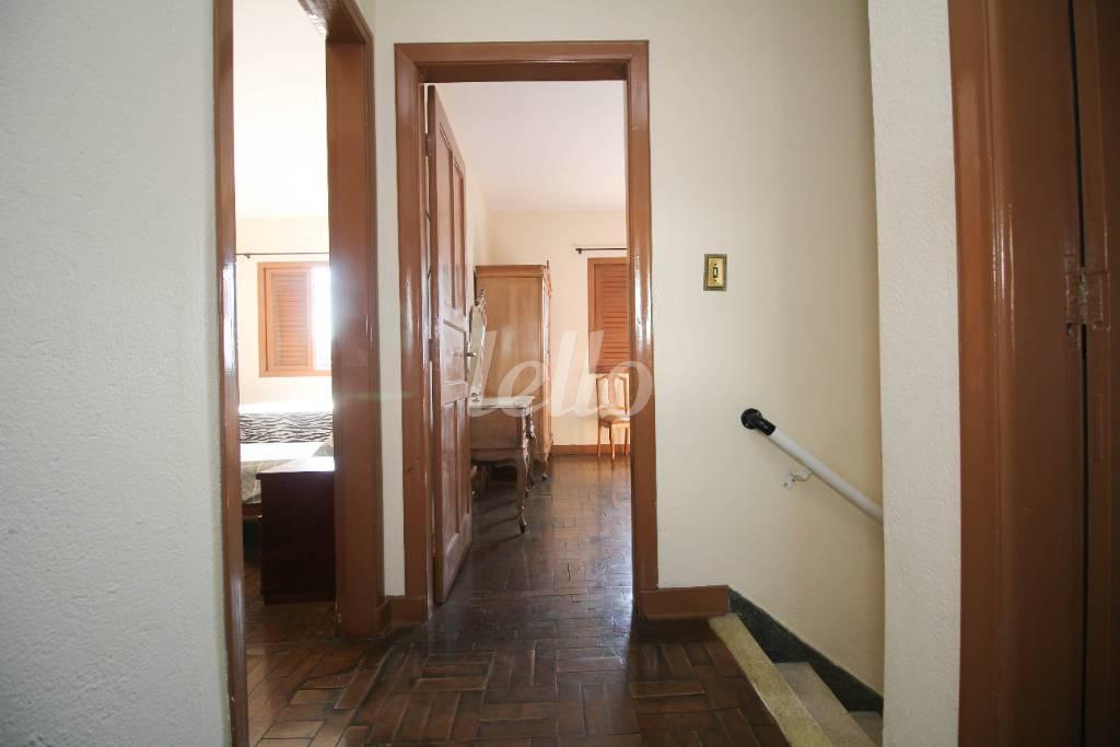 CORREDOR de Casa para alugar, sobrado com 240 m², 3 quartos e 8 vagas em Campestre - Santo André