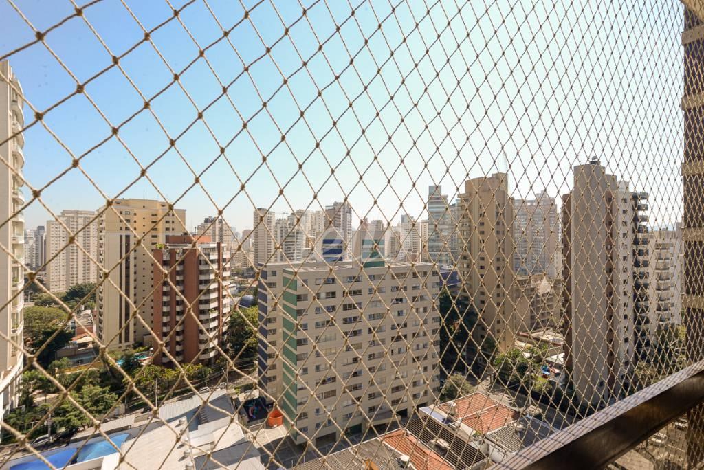 VISTA de Apartamento à venda, cobertura - Padrão com 331 m², 4 quartos e 3 vagas em Vila Uberabinha - São Paulo