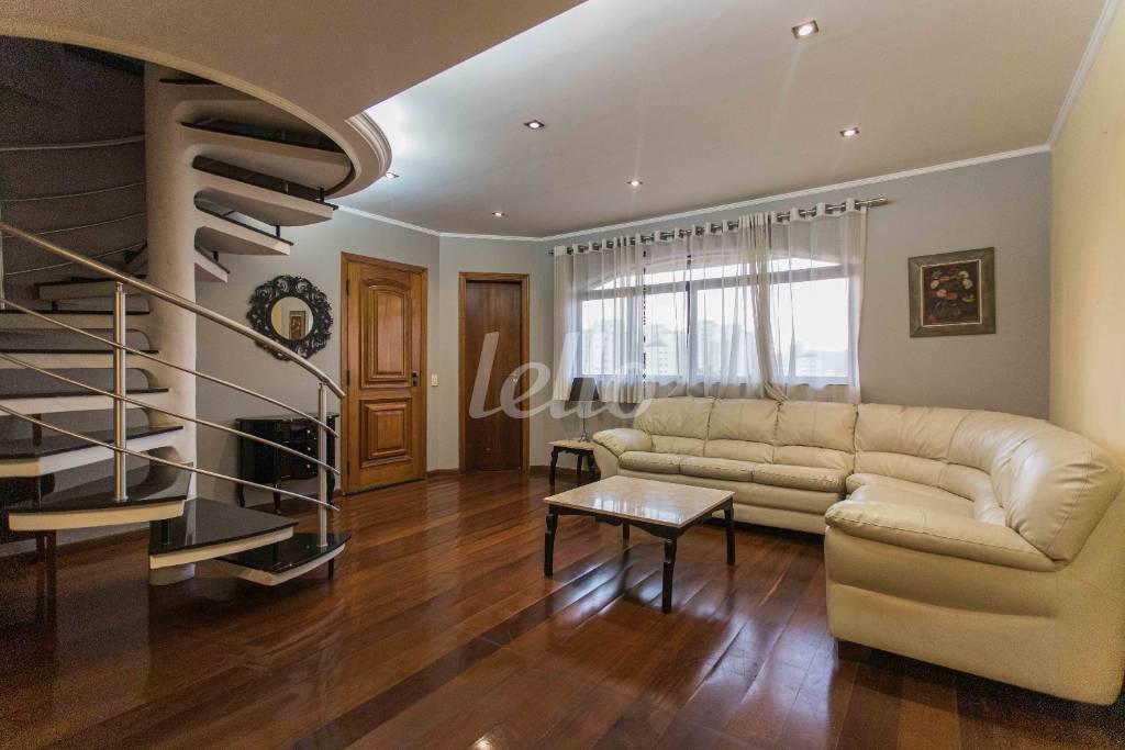 SALA DOIS AMBIENTES de Apartamento à venda, Duplex com 233 m², 4 quartos e 3 vagas em Jardim São Paulo - São Paulo