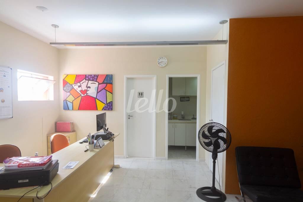RECEPÇÃO de Andar para alugar, Padrão com 110 m², e 3 vagas em Pacaembu - São Paulo