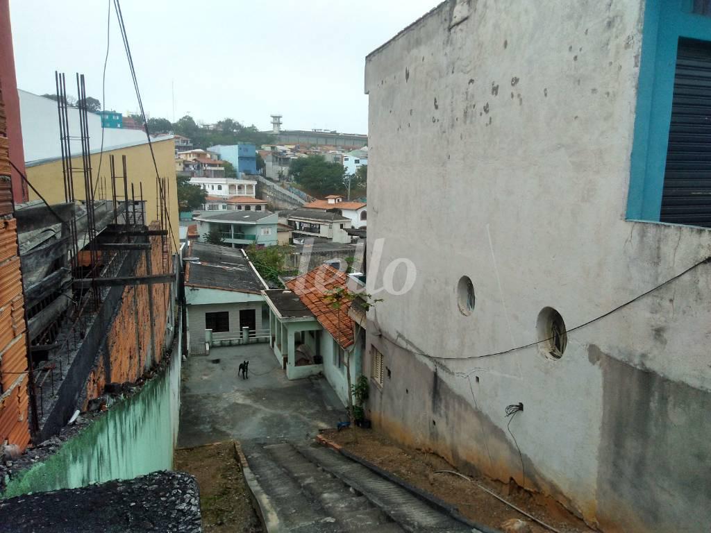 ENTRADA LATERAL de Área / Terreno à venda, Padrão com 680 m², e em Vila Palmares - Santo André