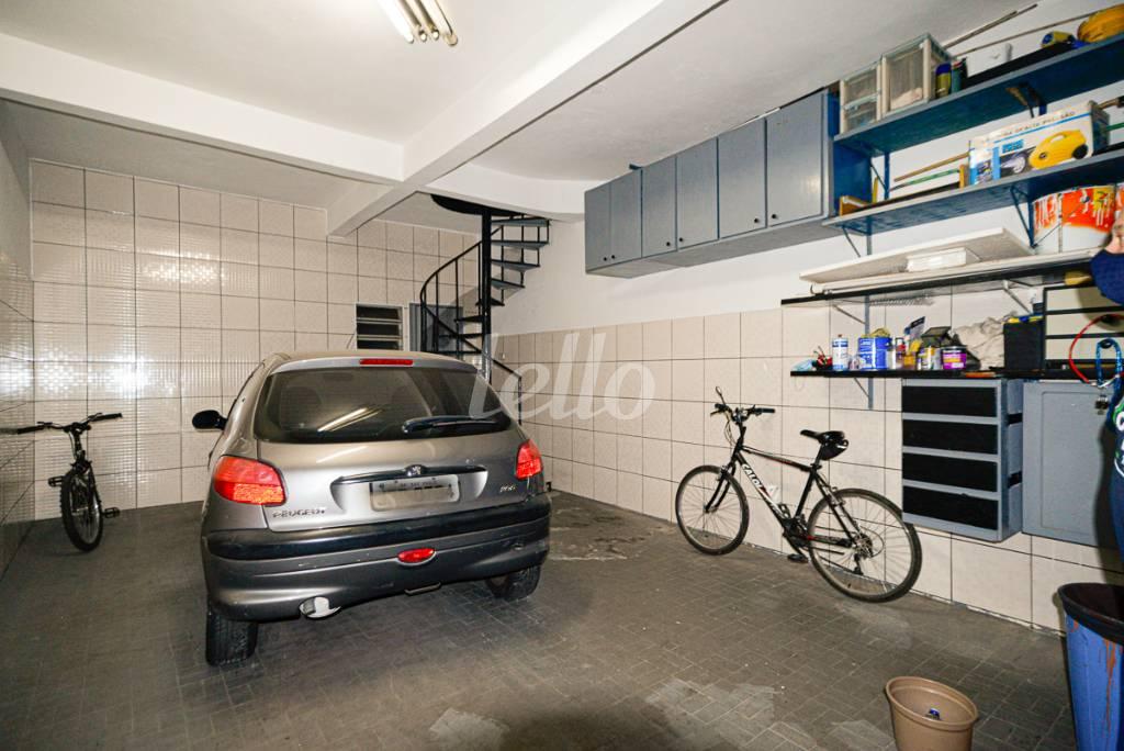 GARAGEM de Casa à venda, sobrado com 206 m², 4 quartos e 2 vagas em Santana - São Paulo