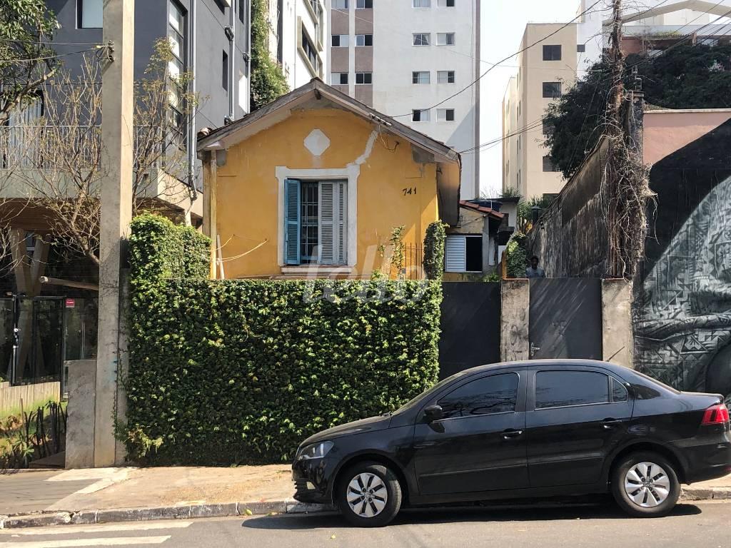 FACHADA de Área / Terreno à venda, Padrão com 333 m², e em Pinheiros - São Paulo
