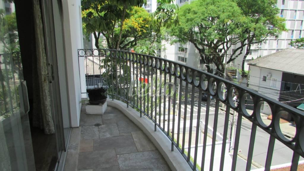 VARANDA DA SALA de Apartamento à venda, Padrão com 180 m², 3 quartos e 2 vagas em Jardim Paulista - São Paulo