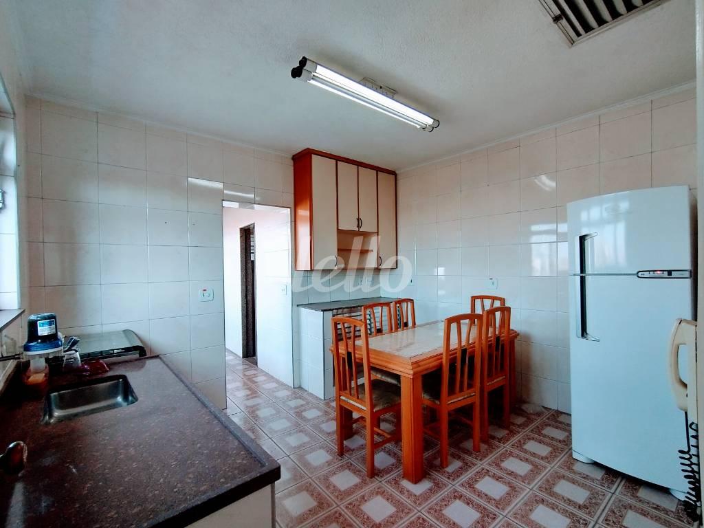 COZINHA de Casa à venda, sobrado com 90 m², 3 quartos e 1 vaga em Água Rasa - São Paulo