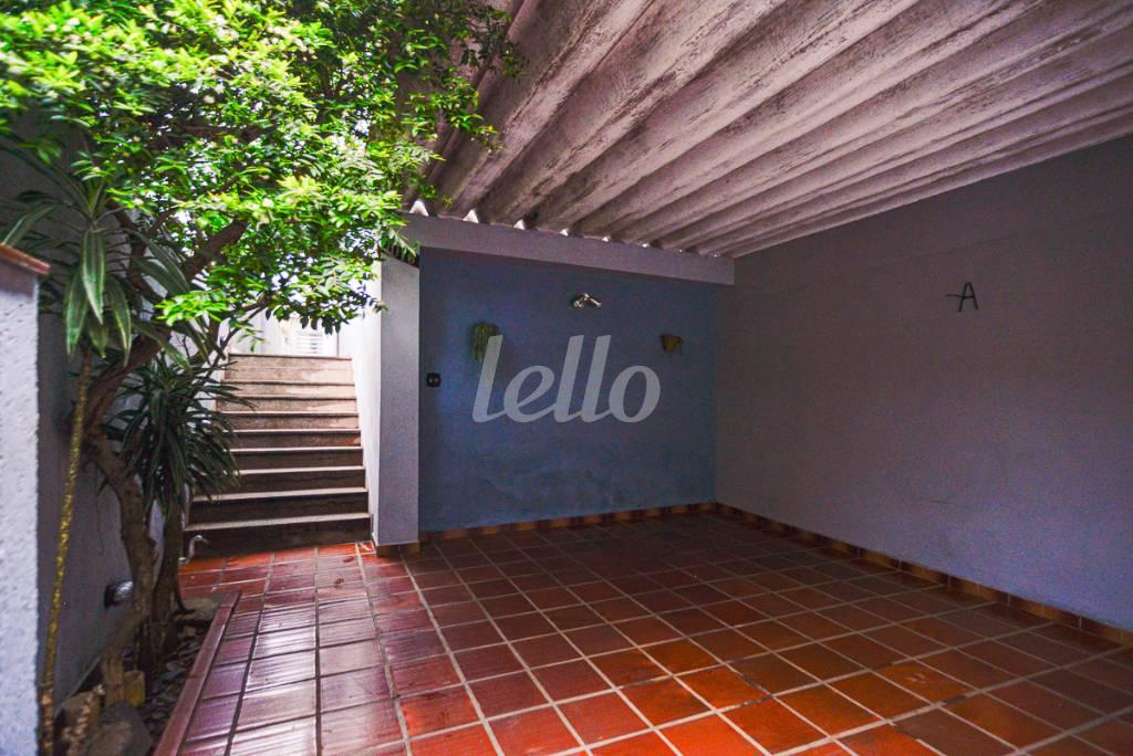 GARAGEM de Casa à venda, sobrado com 110 m², 3 quartos e 2 vagas em Vila Mariana - São Paulo