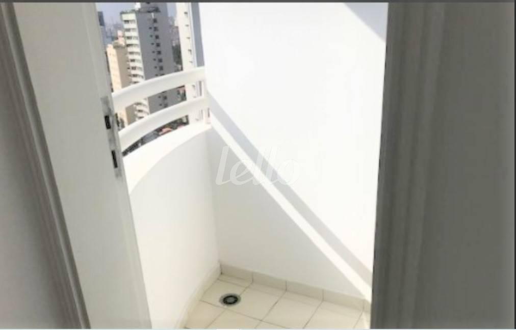 TERRAÇO de Apartamento à venda, Padrão com 55 m², 1 quarto e 1 vaga em Aclimação - São Paulo