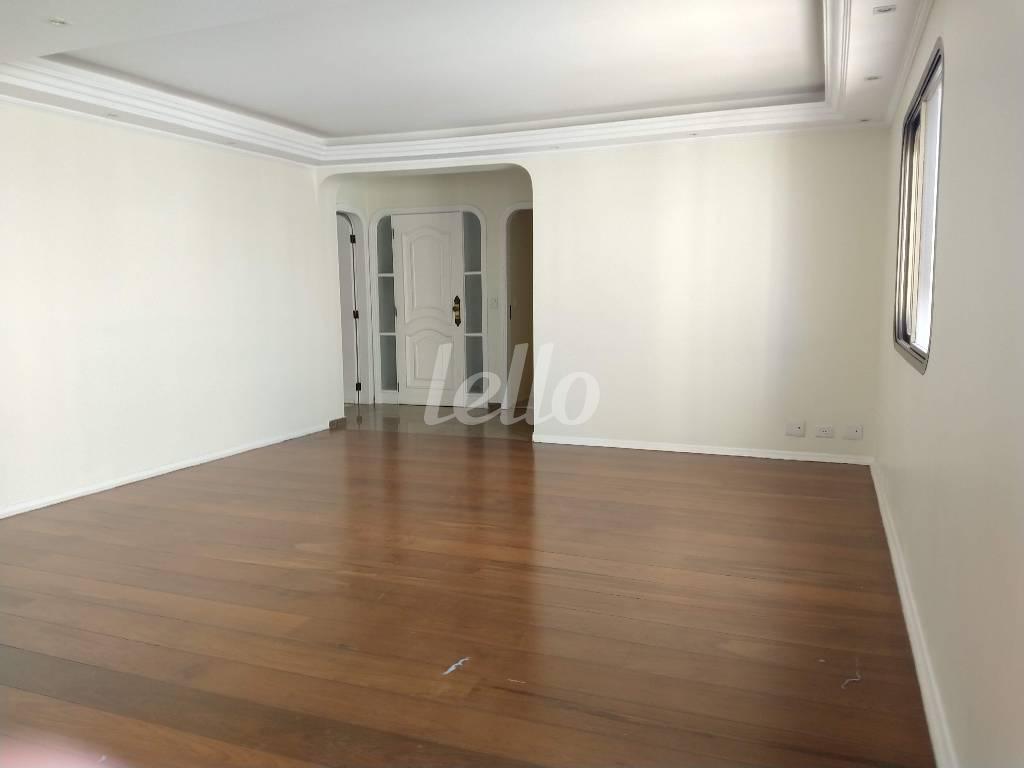 SALA DE ESTAR de Apartamento à venda, Padrão com 250 m², 4 quartos e 3 vagas em Vila Analia Franco - São Paulo