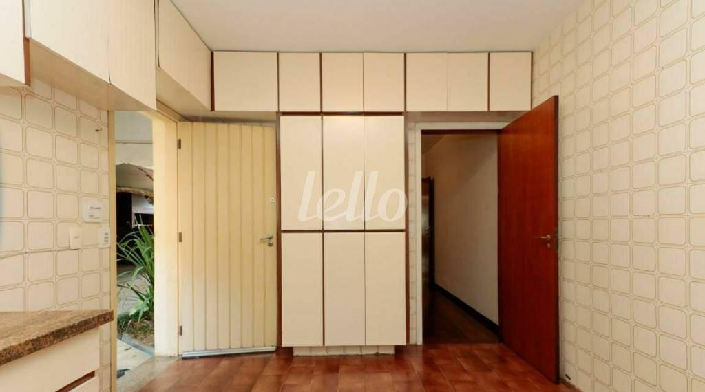 COZINHA de Casa à venda, sobrado com 230 m², 3 quartos e 2 vagas em Alto de Pinheiros - São Paulo