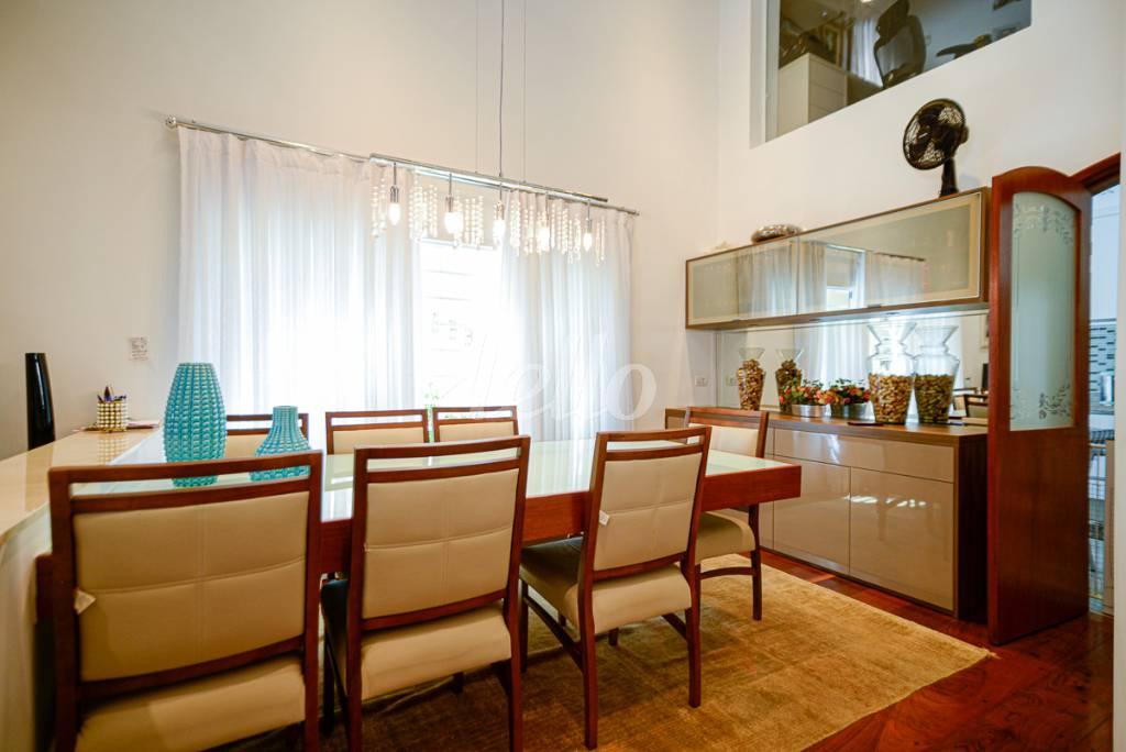 SALA JANTAR de Casa à venda, sobrado com 297 m², 3 quartos e 7 vagas em Chora Menino - São Paulo