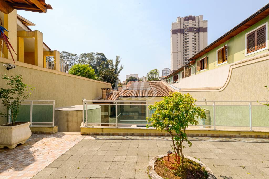 JARDIM PLANTAS FRUTÍFERAS de Casa à venda, sobrado com 297 m², 3 quartos e 7 vagas em Chora Menino - São Paulo