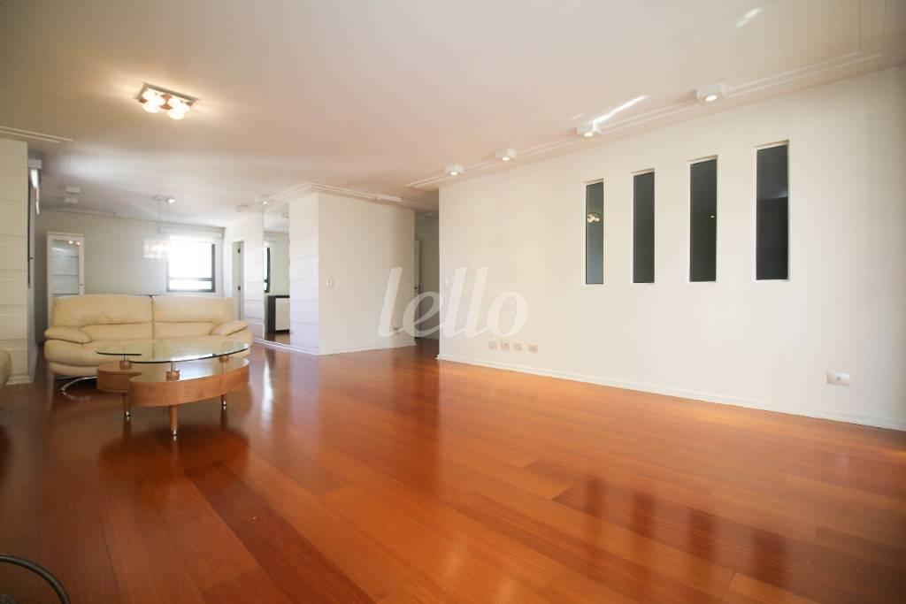 SALA DE ESTAR de Apartamento à venda, Padrão com 237 m², 3 quartos e 4 vagas em Brooklin Paulista - São Paulo