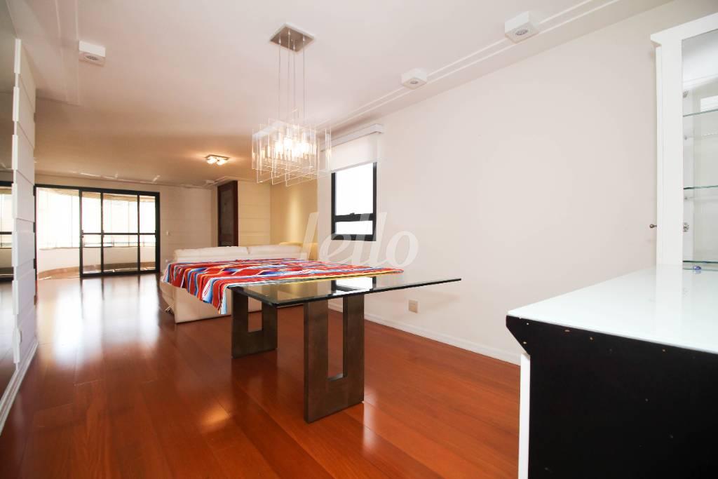 ALA DE JANTAR de Apartamento à venda, Padrão com 237 m², 3 quartos e 4 vagas em Brooklin Paulista - São Paulo