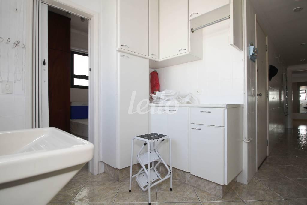 ÁREA DE SERVIÇO de Apartamento à venda, Padrão com 237 m², 3 quartos e 4 vagas em Brooklin Paulista - São Paulo