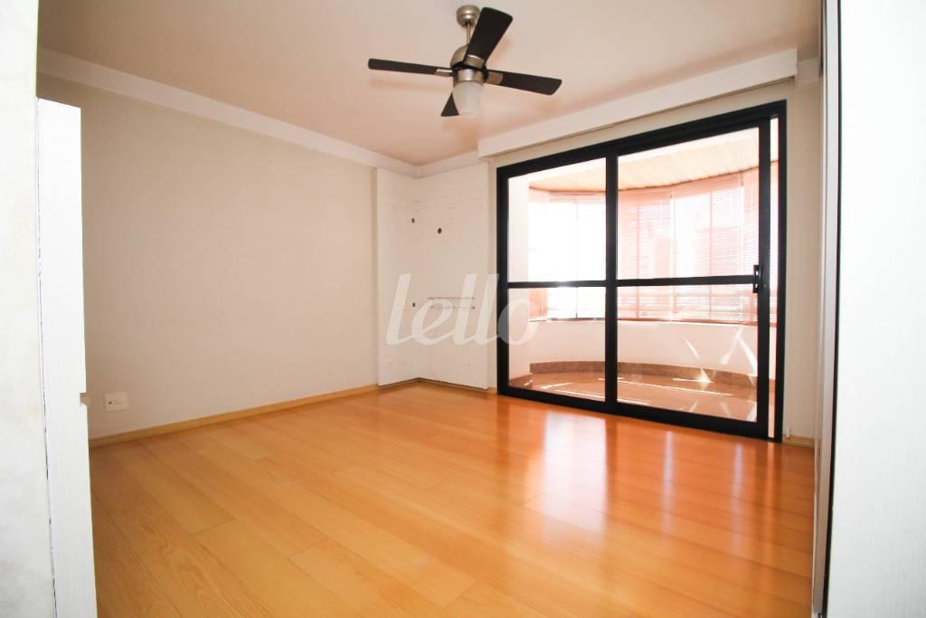 SUÍTE 3 de Apartamento à venda, Padrão com 237 m², 3 quartos e 4 vagas em Brooklin Paulista - São Paulo