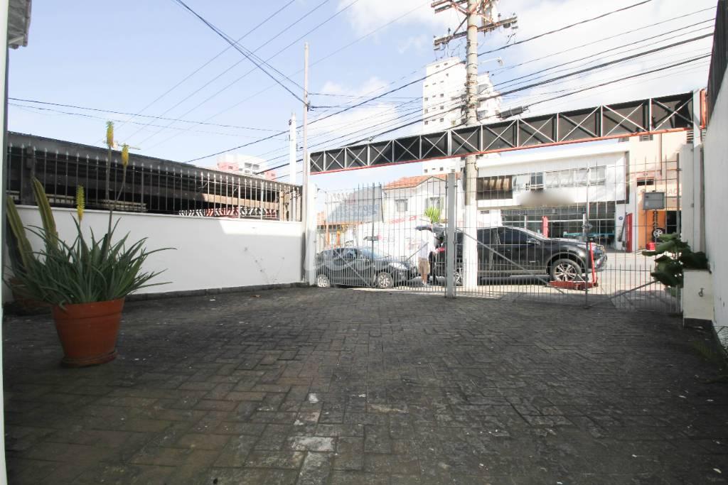 ESTACIONAMENTO de Casa para alugar, sobrado com 140 m², e 2 vagas em Mirandopolis - São Paulo