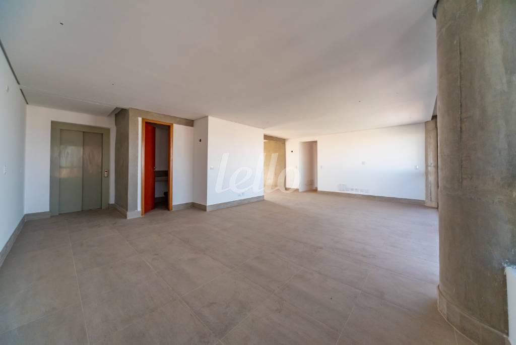 SALA DOIS AMBIENTES de Apartamento para alugar, Padrão com 165 m², 3 quartos e 3 vagas em Vila Alpina - Santo André