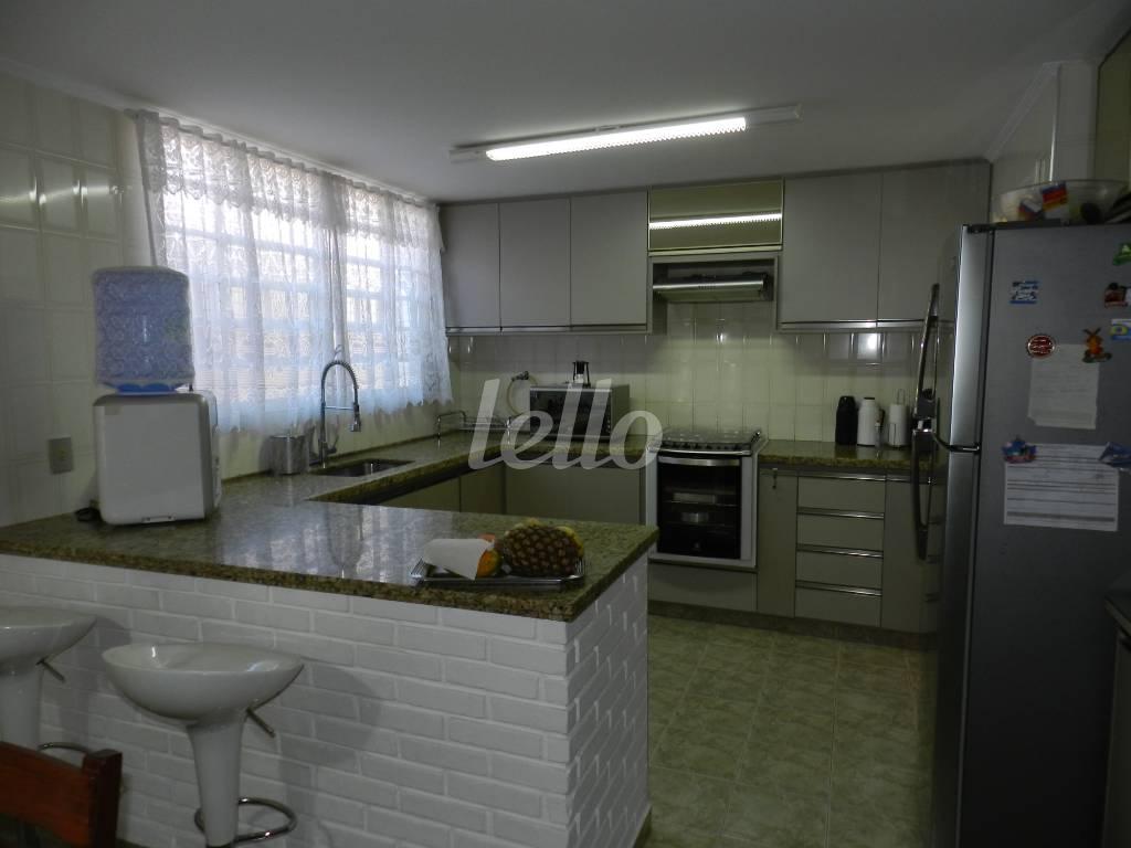 022 de Casa à venda, sobrado com 305 m², 3 quartos e 6 vagas em Caxambu - Jundiaí