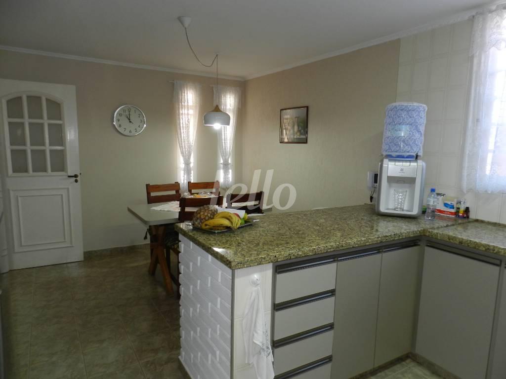 023 de Casa à venda, sobrado com 305 m², 3 quartos e 6 vagas em Caxambu - Jundiaí
