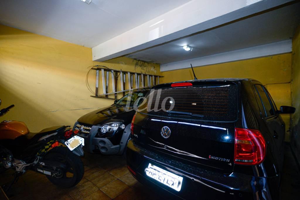 GARAGEM de Casa à venda, sobrado com 236 m², 4 quartos e 2 vagas em Vila Prudente - São Paulo