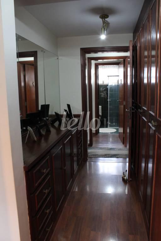 CLOSET SUÍTE 1 de Apartamento à venda, Padrão com 161 m², 3 quartos e 3 vagas em Centro - Santo André