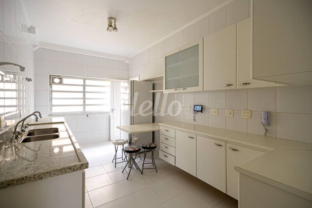 COZINHA de Apartamento à venda, Padrão com 300 m², 4 quartos e 1 vaga em Bela Vista - São Paulo
