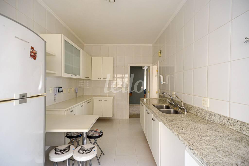 COZINHA de Apartamento à venda, Padrão com 300 m², 4 quartos e 1 vaga em Bela Vista - São Paulo
