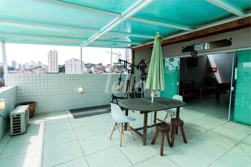 QUINTAL de Casa à venda, sobrado com 270 m², 3 quartos e 2 vagas em Bosque da Saúde - São Paulo