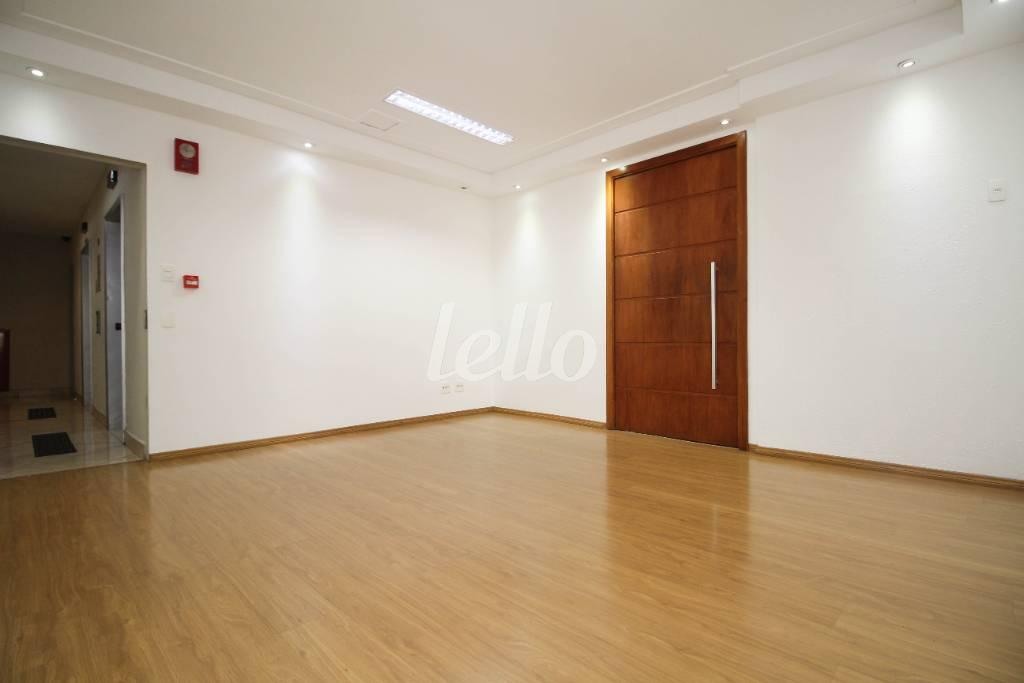 RECEPÇÃO de Sobreloja para alugar, Padrão com 316 m², e 3 vagas em Bela Vista - São Paulo