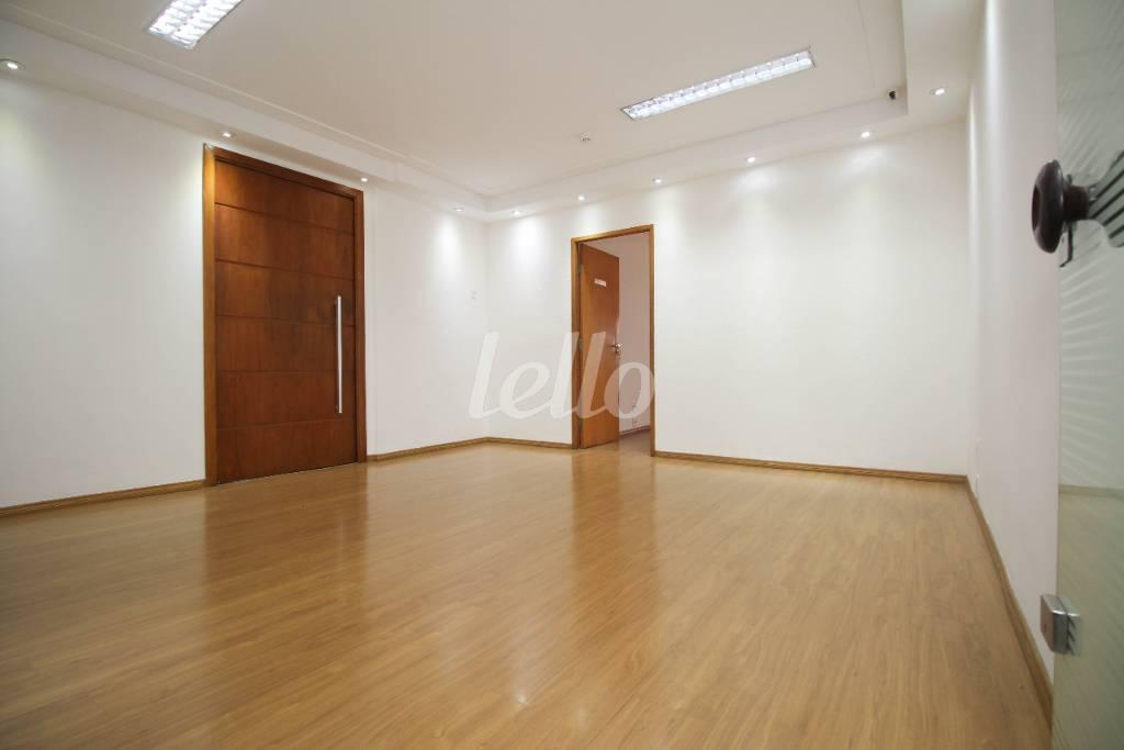 RECEPÇÃO de Sobreloja para alugar, Padrão com 316 m², e 3 vagas em Bela Vista - São Paulo