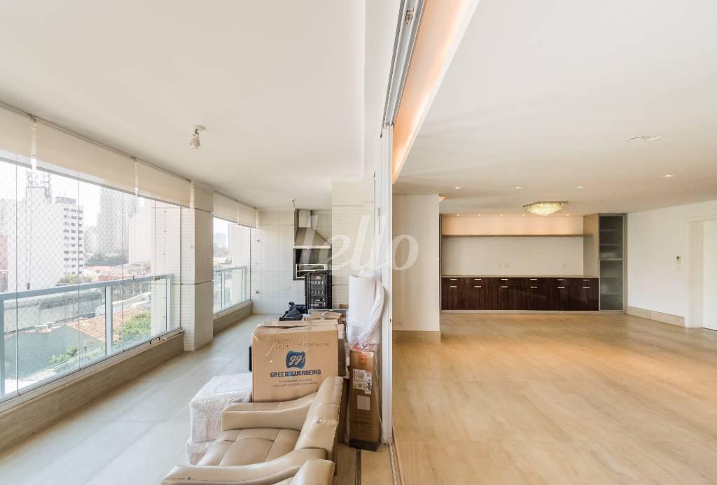 SALA de Apartamento à venda, Padrão com 270 m², 4 quartos e 4 vagas em Perdizes - São Paulo