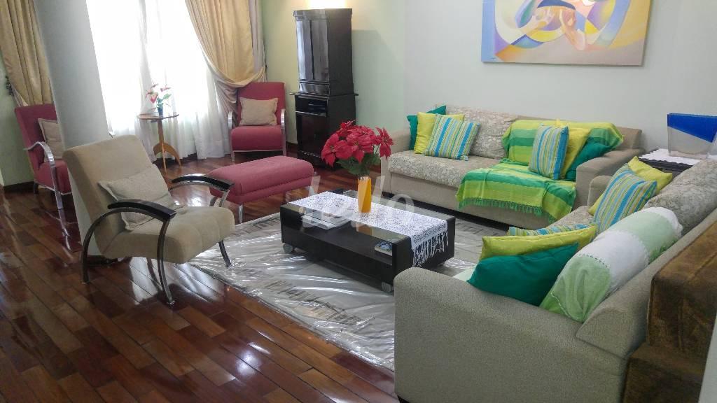 SALA COM 4 AMBIENTES de Casa à venda, sobrado com 380 m², 3 quartos e 7 vagas em Tucuruvi - São Paulo