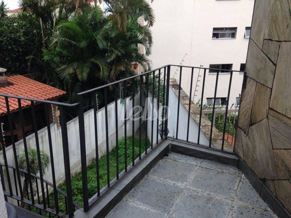 SACADA SUITE de Casa à venda, sobrado com 280 m², 3 quartos e 3 vagas em Vila Paulicéia - São Paulo