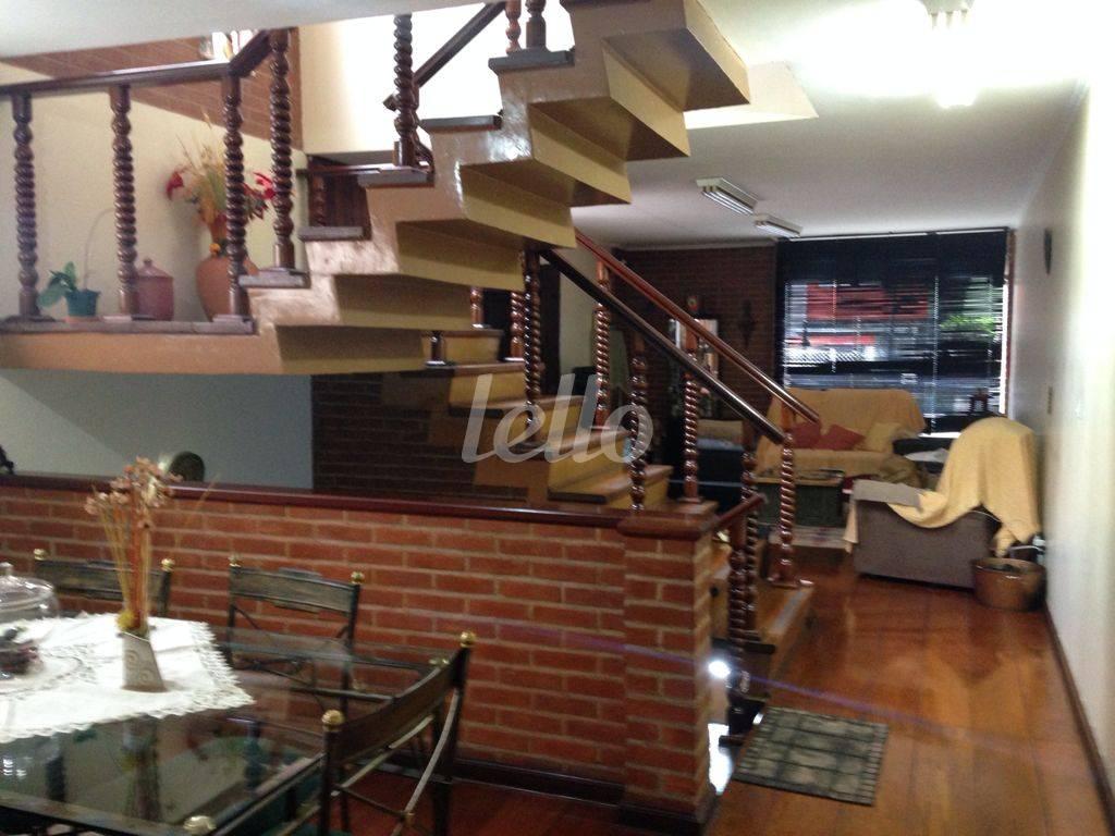 SALA ESTAR E JANTAR de Casa à venda, sobrado com 280 m², 3 quartos e 3 vagas em Vila Paulicéia - São Paulo