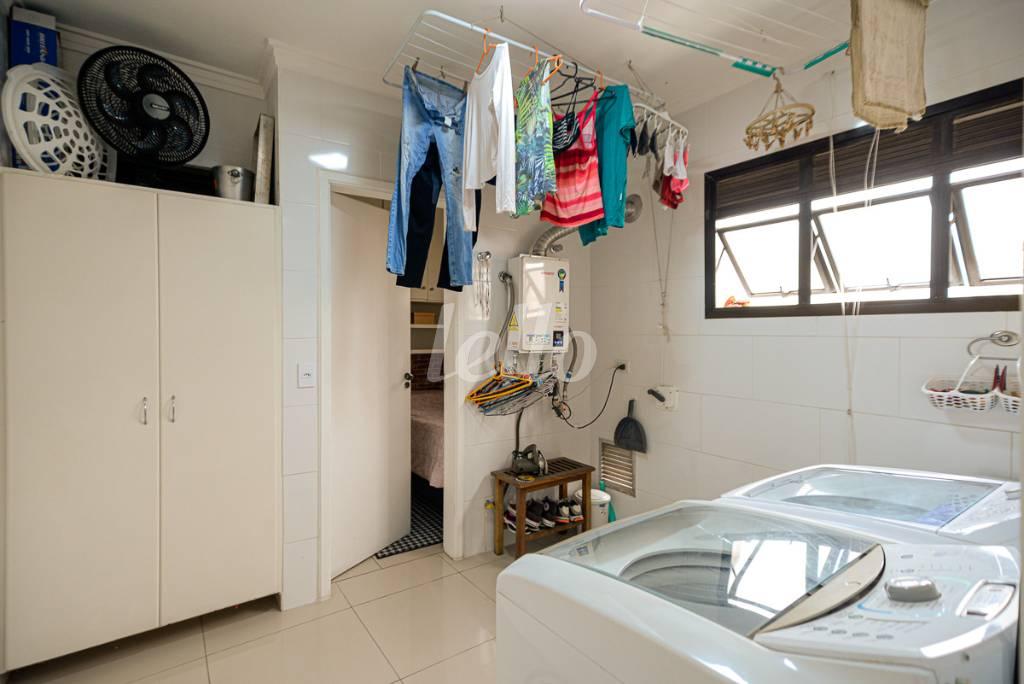 ÁREA DE SERVIÇO de Apartamento à venda, cobertura - Padrão com 320 m², 4 quartos e 3 vagas em Paraíso - São Paulo
