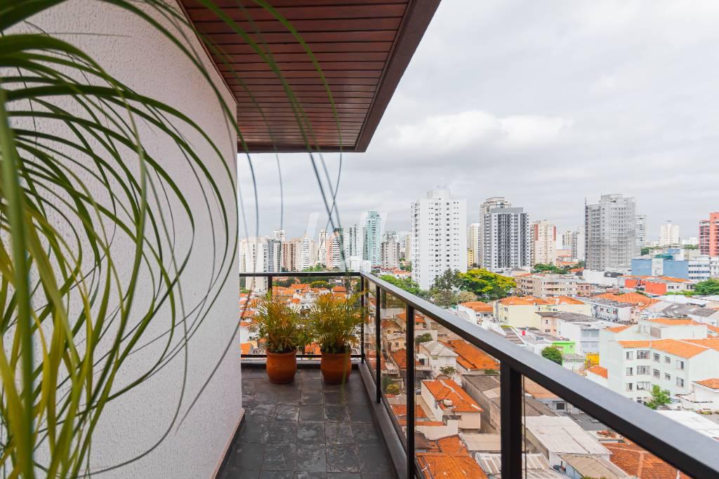 VARANDA de Apartamento à venda, Padrão com 220 m², 4 quartos e 3 vagas em Vila Mariana - São Paulo
